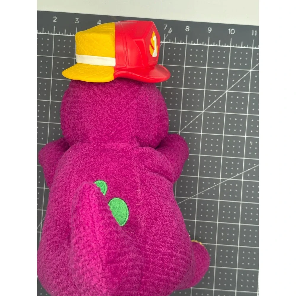 Vintage 2001 Fisher Price Silly Hats Barney Plush Purple Dinosaur Mattel 94417